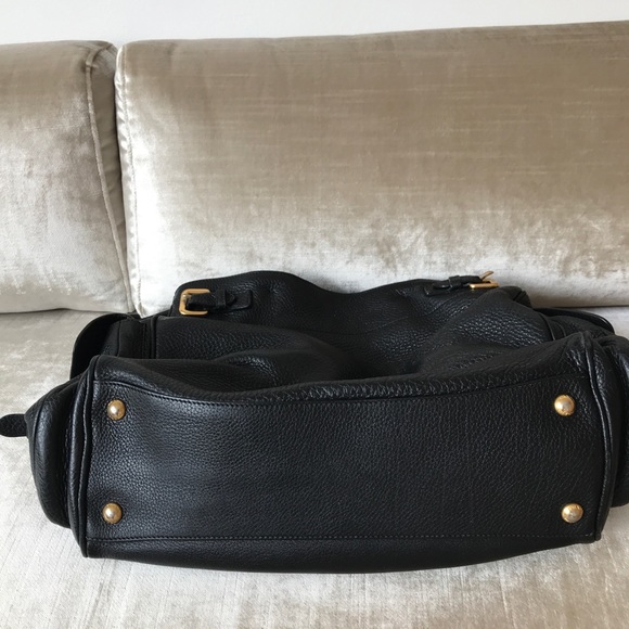 Prada tote-$1100 on another sellers closet - Picture 9 of 15